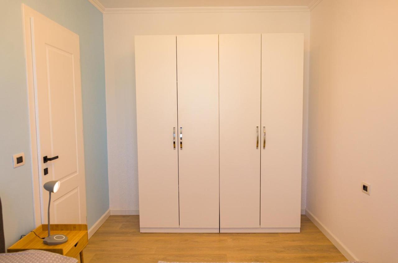 Bright Apartment Close To City Center Tirana Eksteriør billede